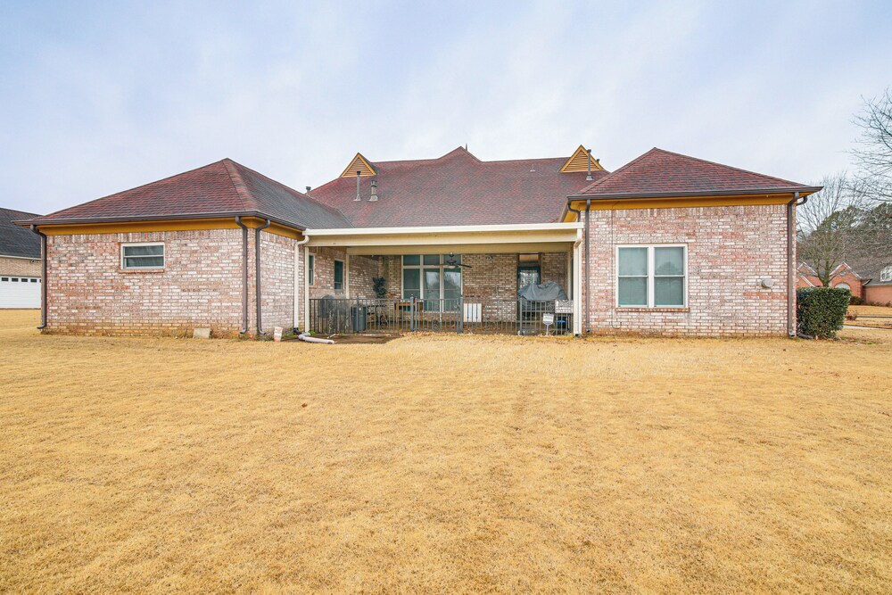 Family-friendly Gem w/ Home Office in Memphis