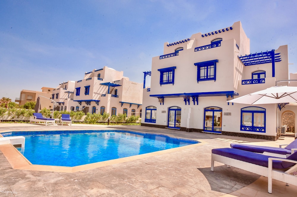 Luxury 4BD Villa with Pool in Hurghada view 2