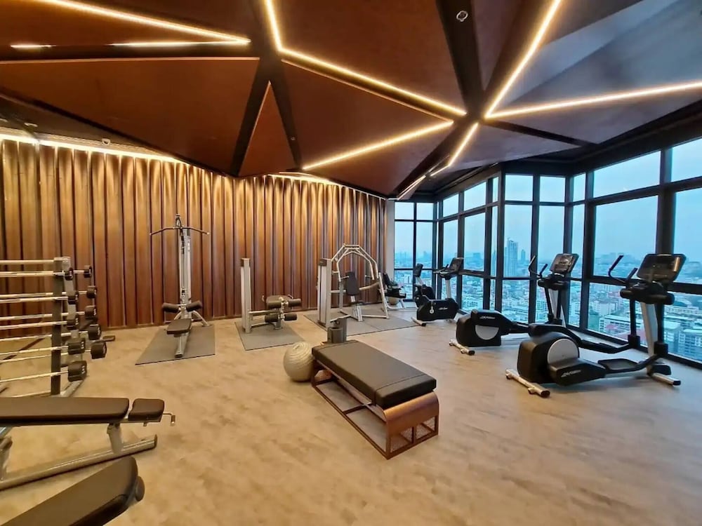 Elegant Room With Roof Top Pool - Best In Pattaya