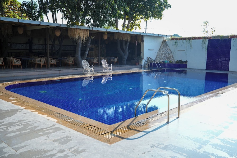 Hotel Menaka Inn Dharwad