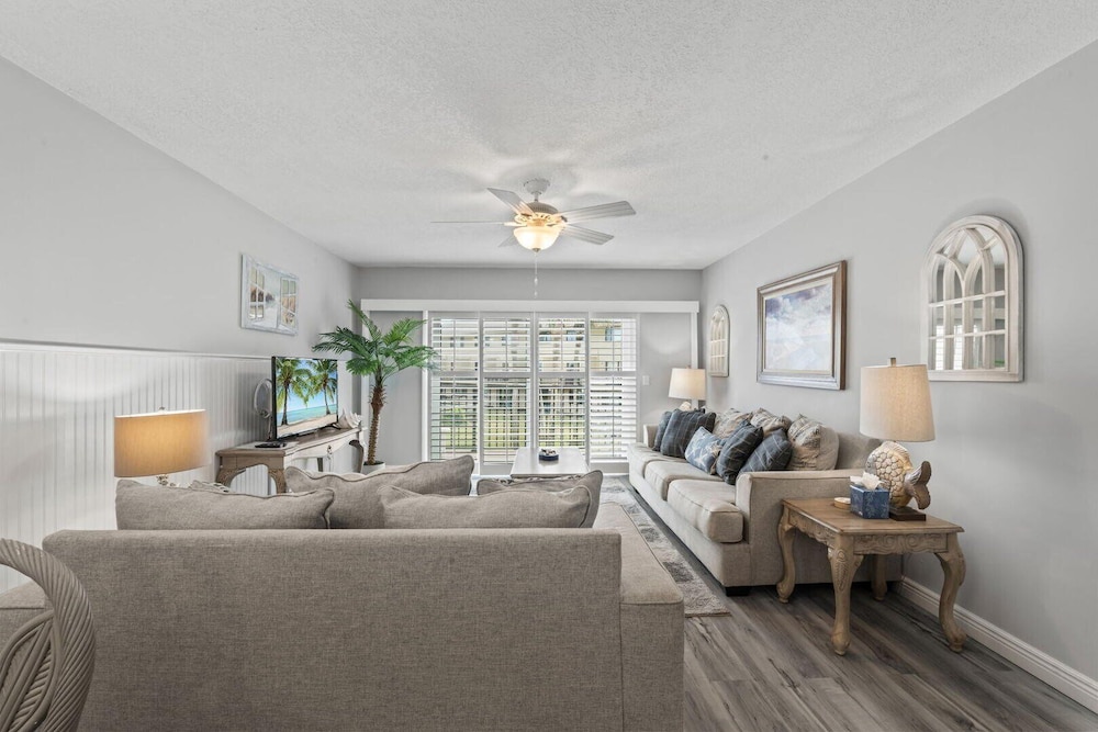 Blessed By The Sea Crescent Beach Activities 2 Bedroom Home