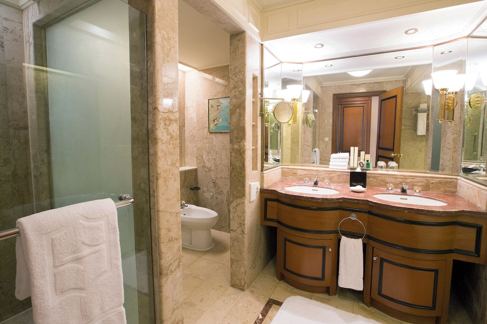 Krungthep Wing Apartment