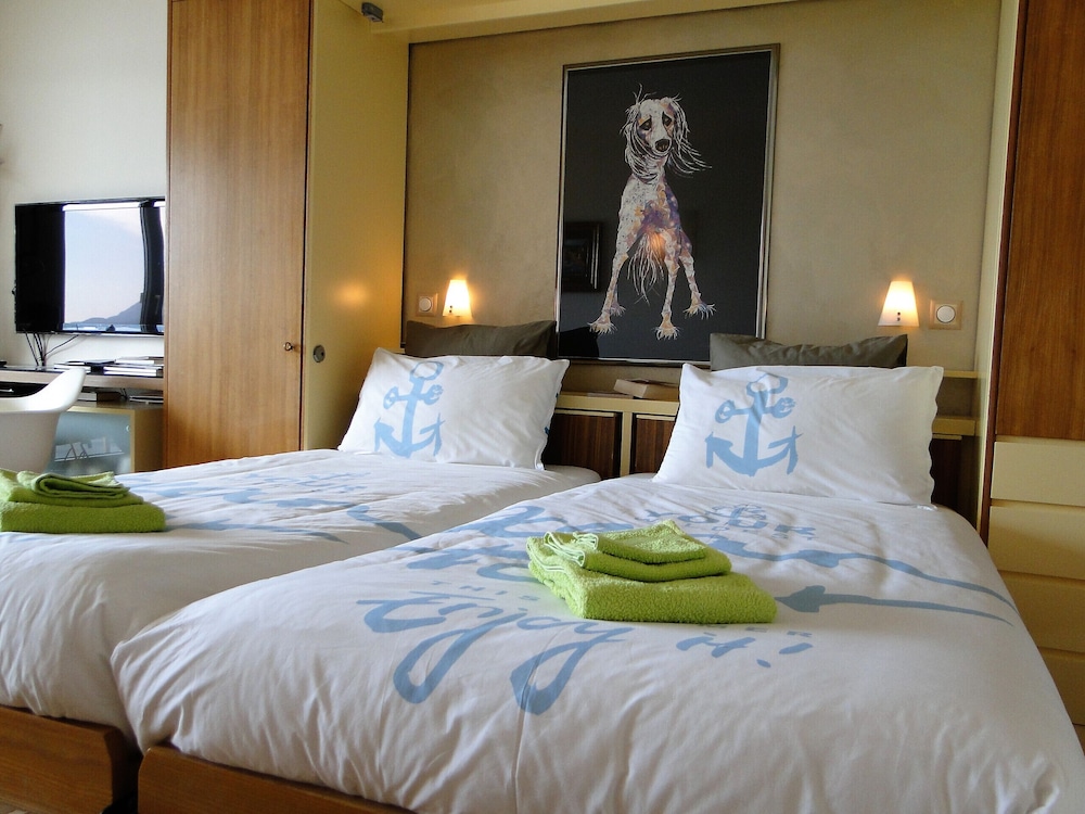 Breathtaking View for a Romantic Stay view 4
