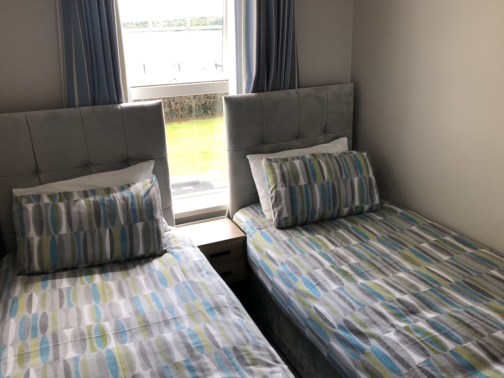 Immaculate 3-bed Apartment in Dundrum Co Down view 5