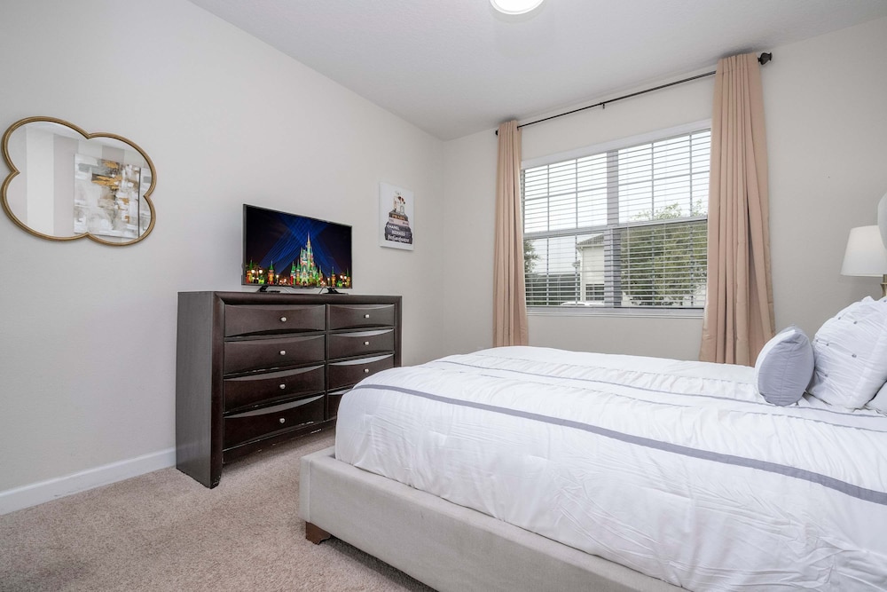 Home 6bed Themed Rooms Game Room Storey Lake