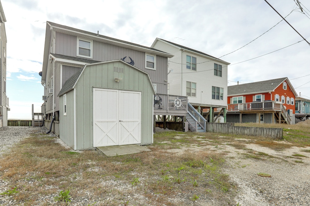Walk to Public Beach: Bayfront Jersey Home w/ View