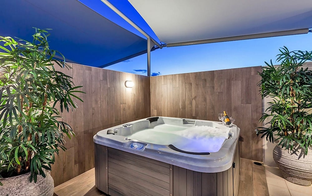 Luxury Apartments on Bells Boulevard