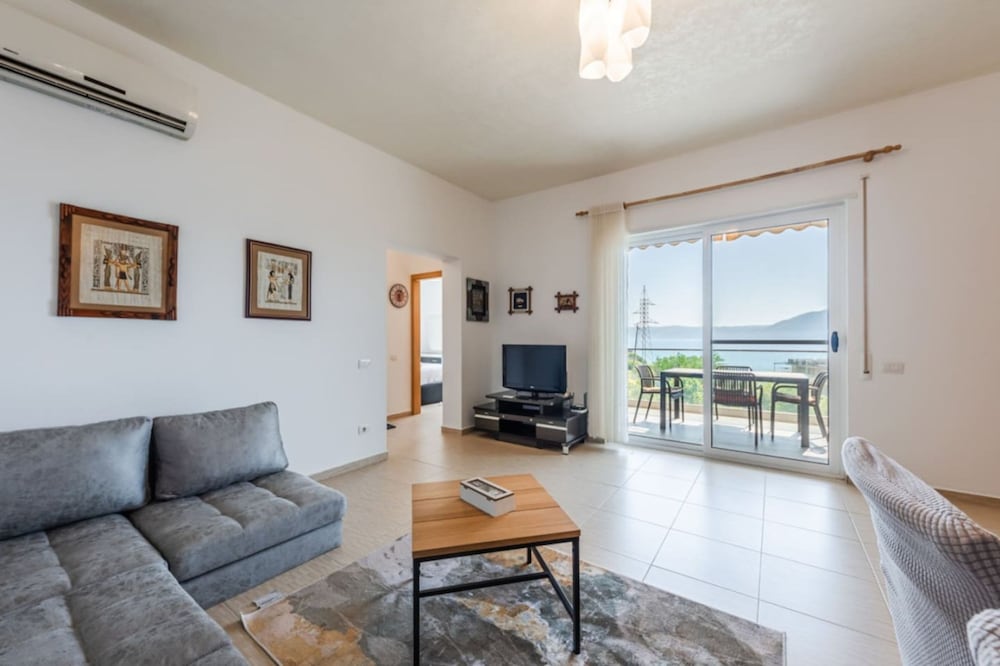 Exclusive Seafront Apartments Apartment 3