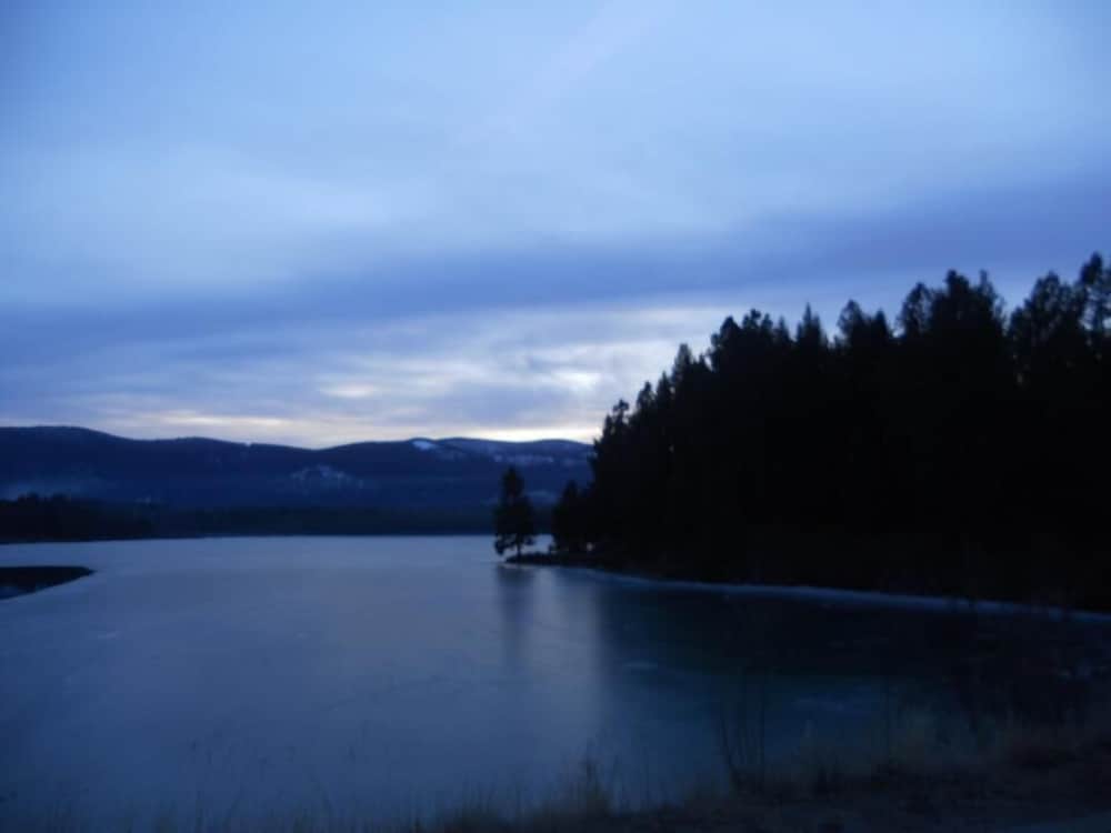 Lakeside Resort and Motel