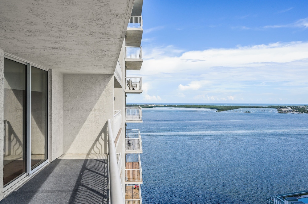 Chic Brickell Condos – Prime Location