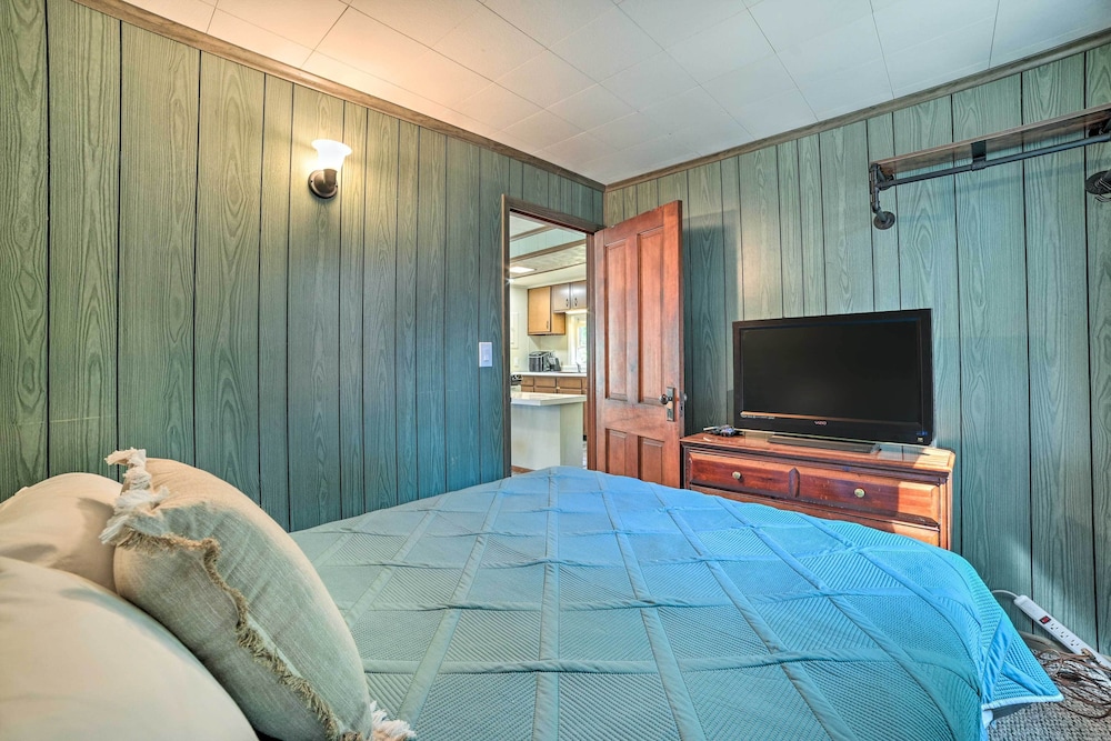 Waterfront Tawas Lake Retreat w/ Fire Pit!