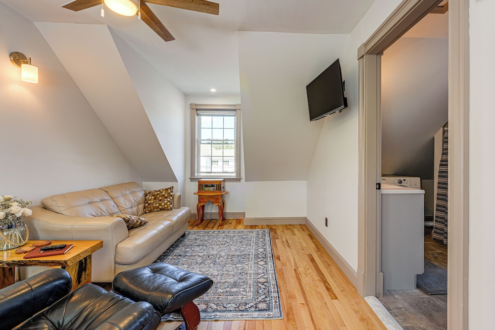 Charming Apt w/ Shared Outdoor Space in Lisbon!