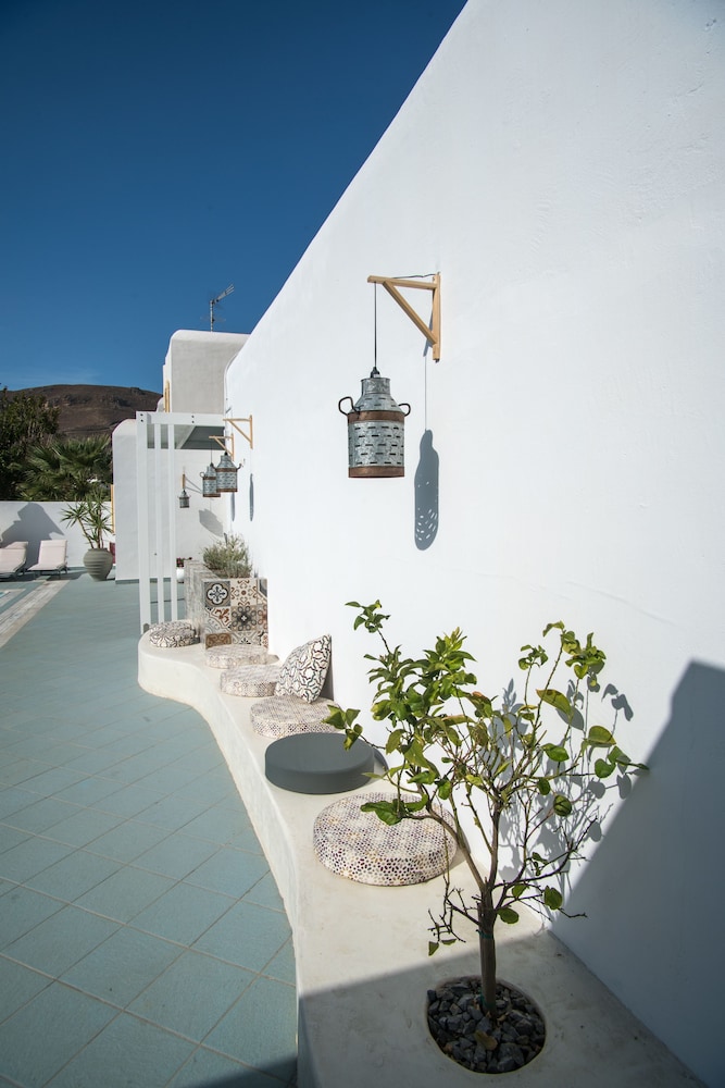 Mouras Resort - Luxury Maisonette Villas