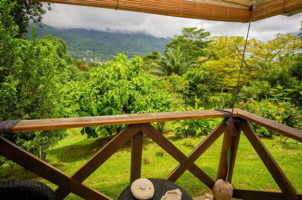 Lemongrass Lodge