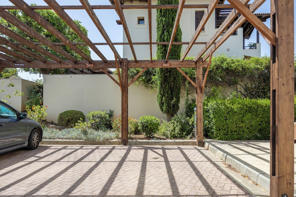 Da02 Adjacent to Aphrodite Hills Pool View