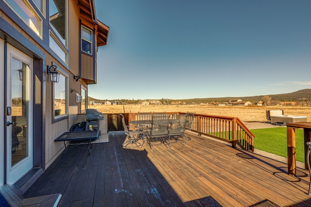 Scenic Flagstaff Home w/ Hot Tub & Mountain Views view 3