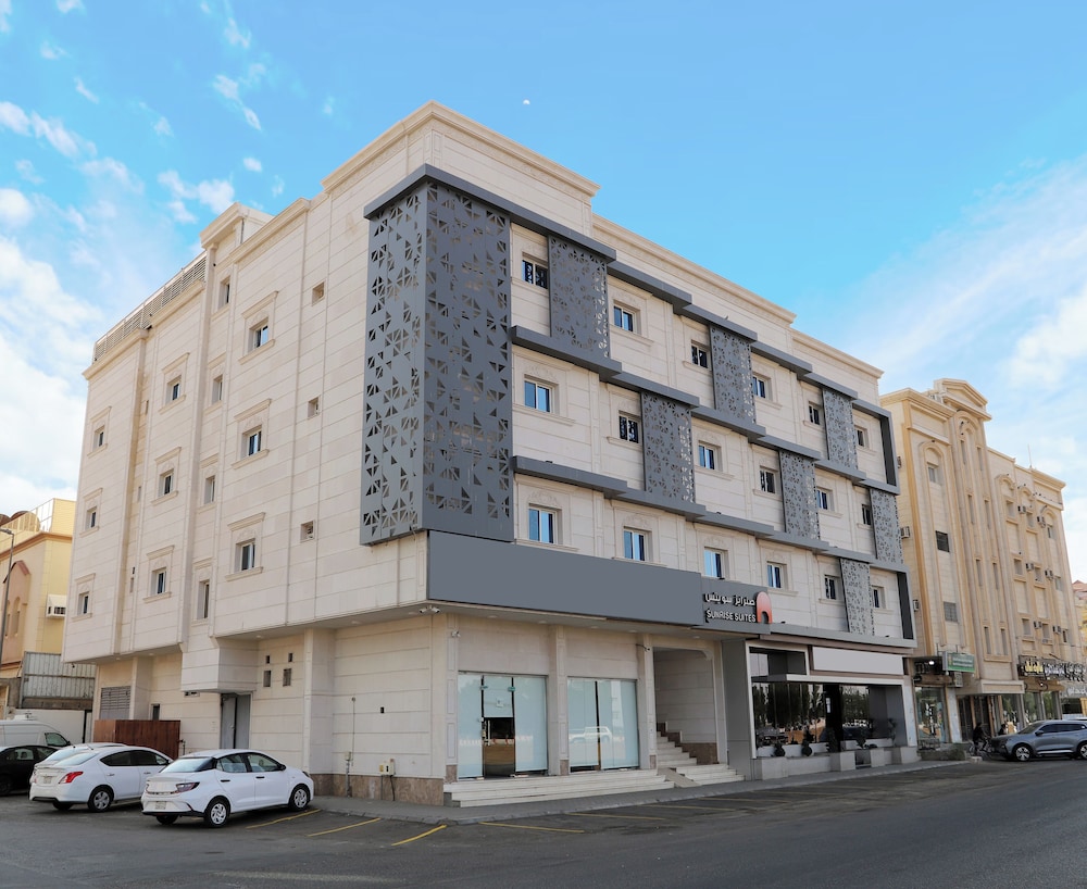 Hotel sunrise suites - Image 1