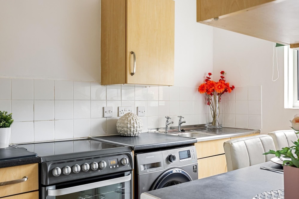 Beautiful 1 Bedroom Apartment With a Garden in Fulham