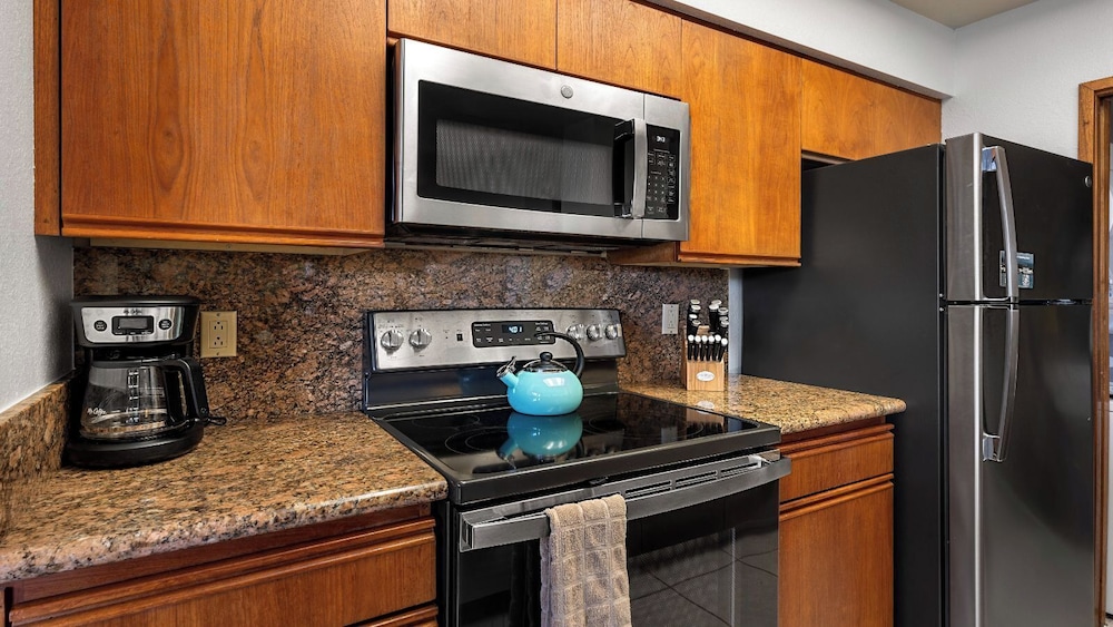 Great Location! - Ground Floor w/ AC - Beautiful Resort - Vrkcv