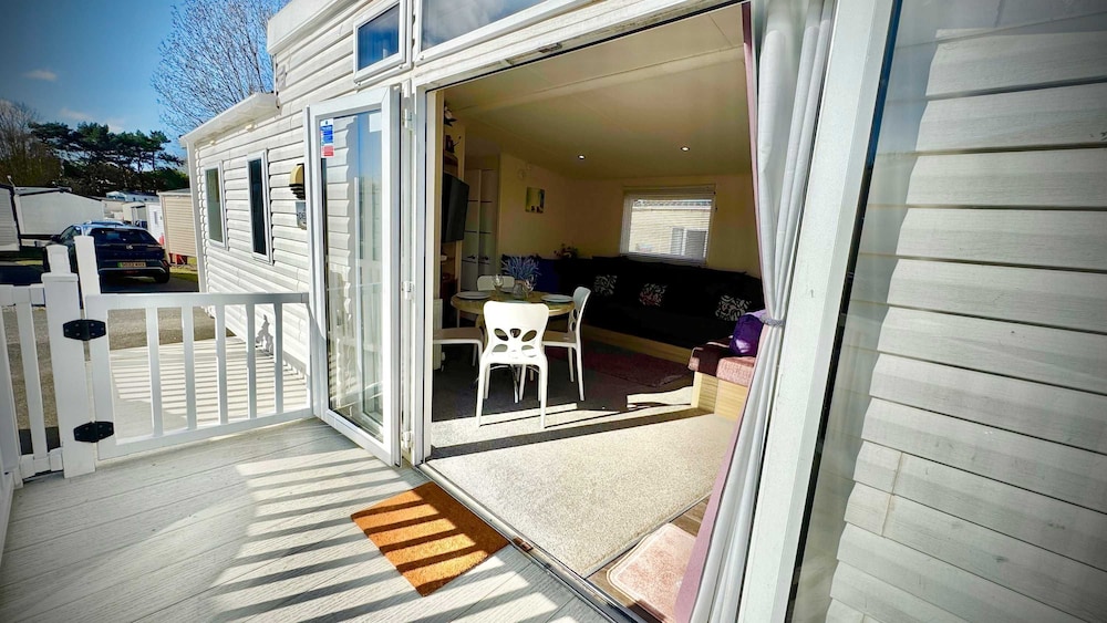 Marton Mere - 3 Bedroom Caravan