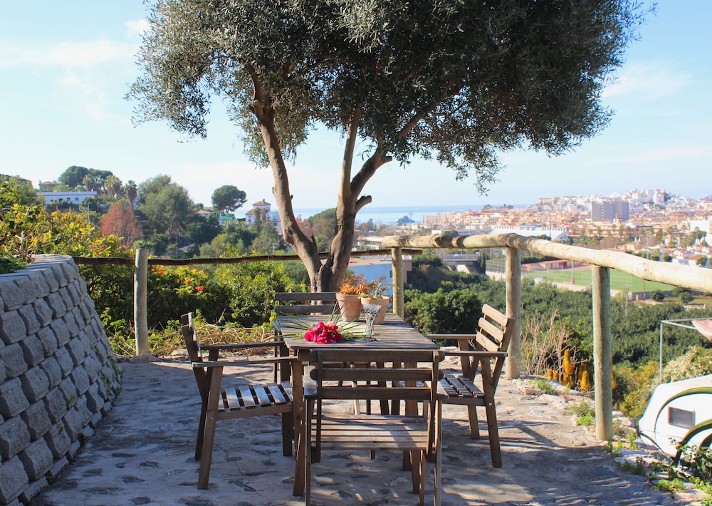 Hotel Camping Tropical - Image 1