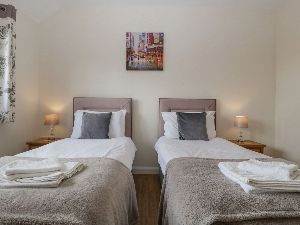 Yeovil Vacations - Rectory Farm Lodge - Property Image 2