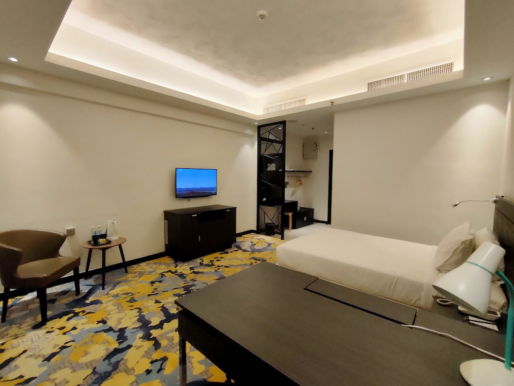 Bespoke Hotel Puchong 20
