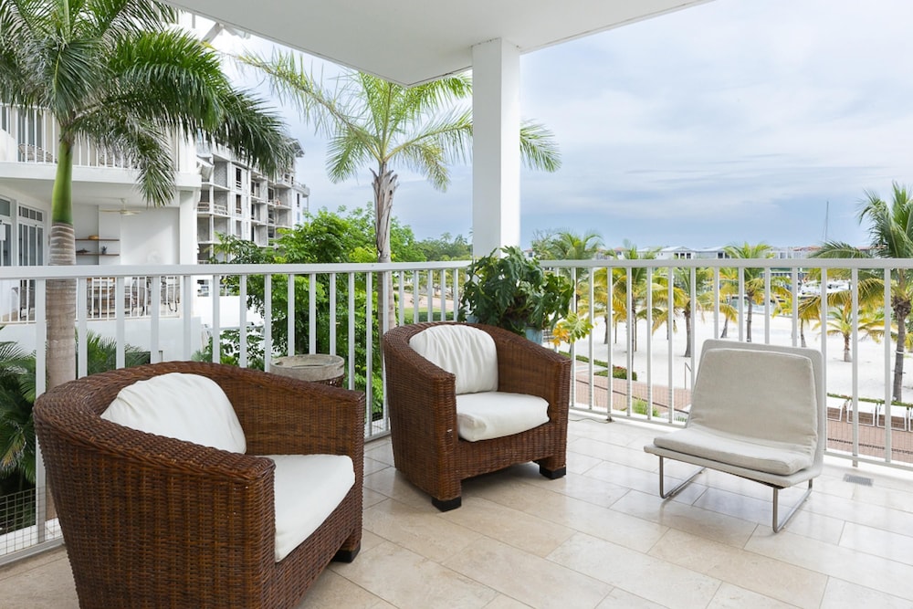 The Luscious Condo by Acomodo Buenaventura