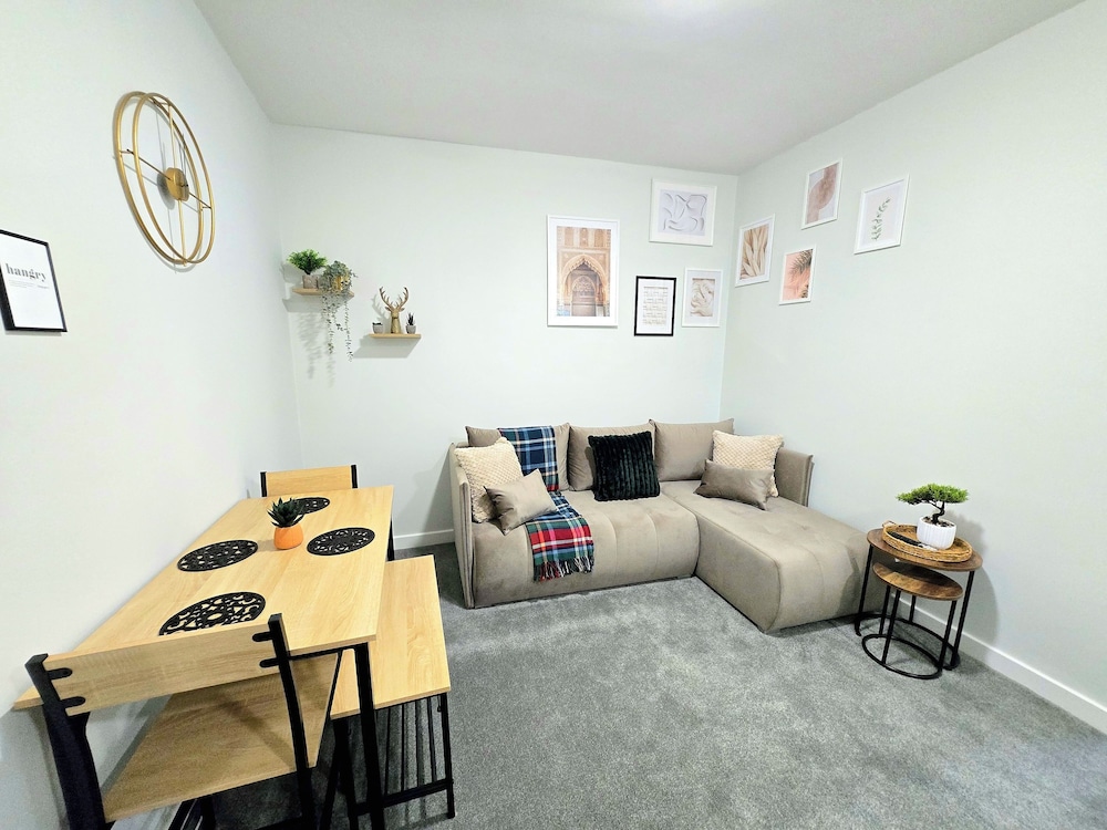 3-Bed Home in Glasgow