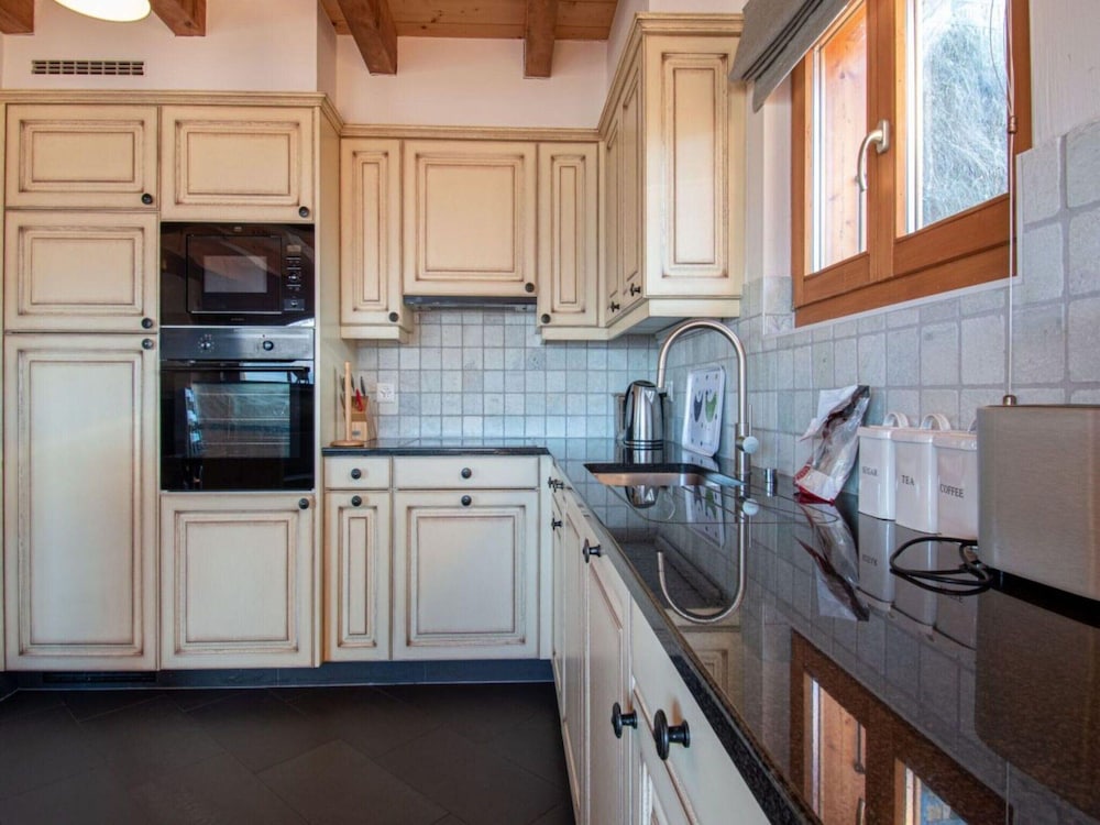 Chalet in Veysonnaz With hot tub