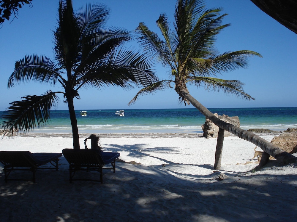 Coconut Beach Apartments