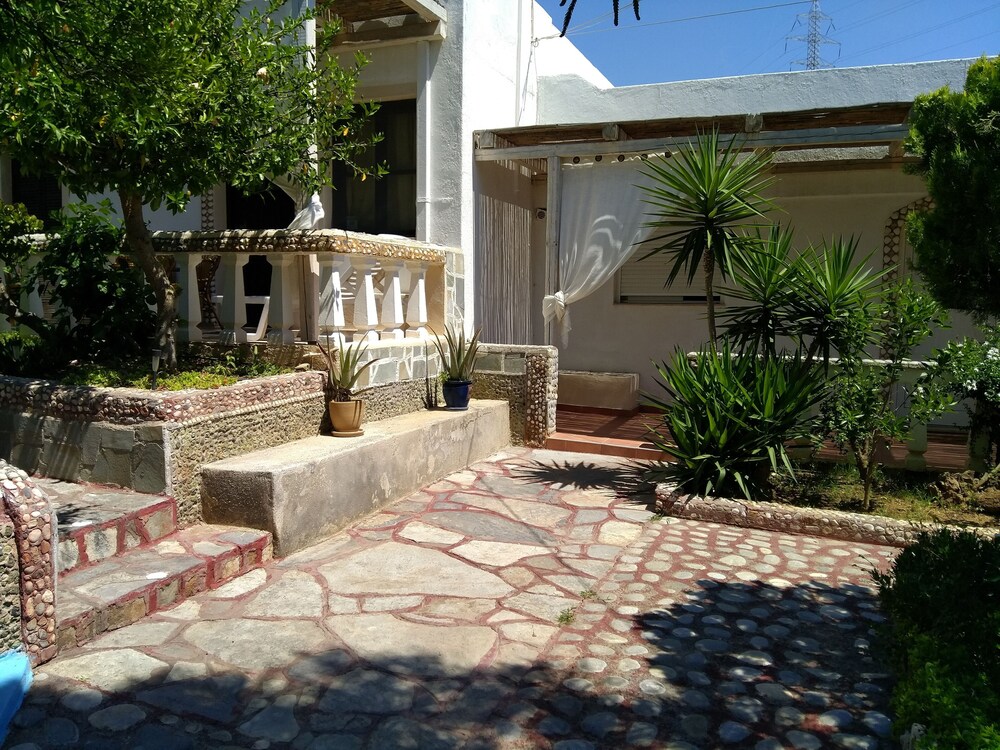Luxury Cozy Villa With Garden Near The Sea view 2