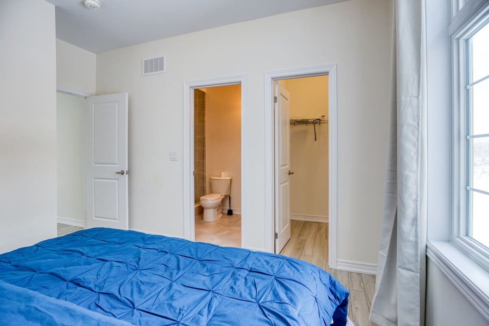 Spacious Brand New 4-bed Retreat in Quinte West