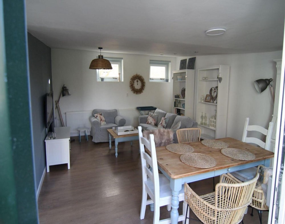 Furnished Bungalow Near Beach