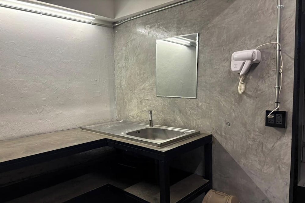 Kayan Hostel