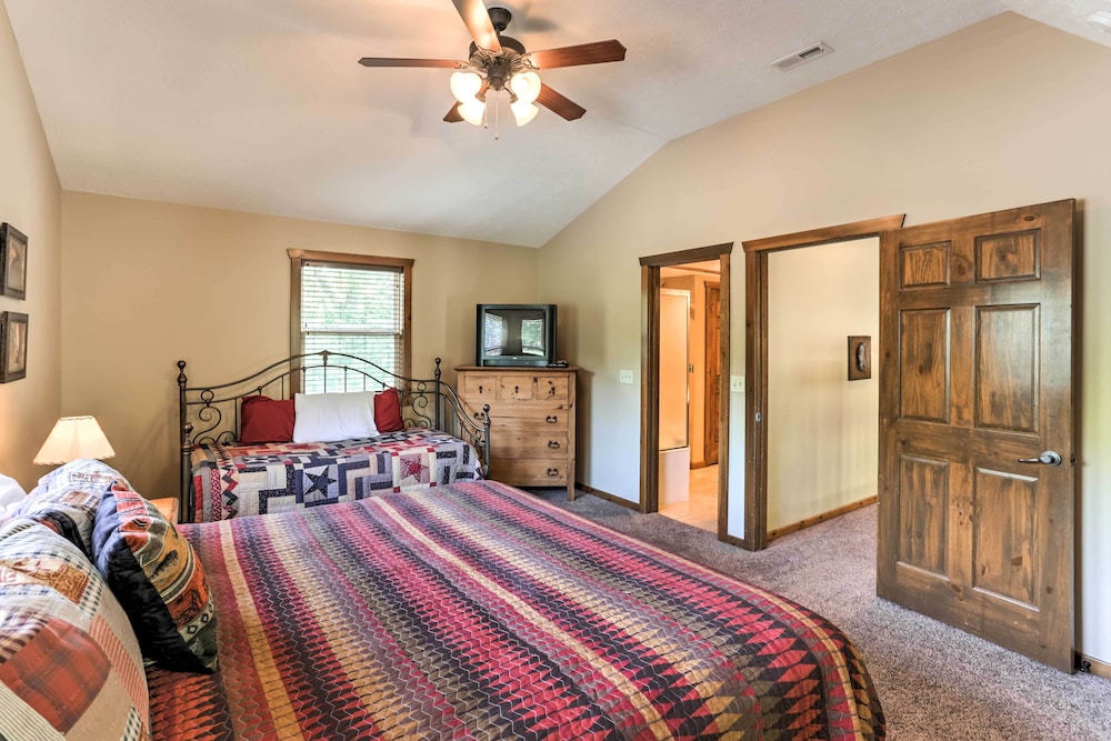 Branson Home w/ Game Room, Near Silver Dollar City view 4
