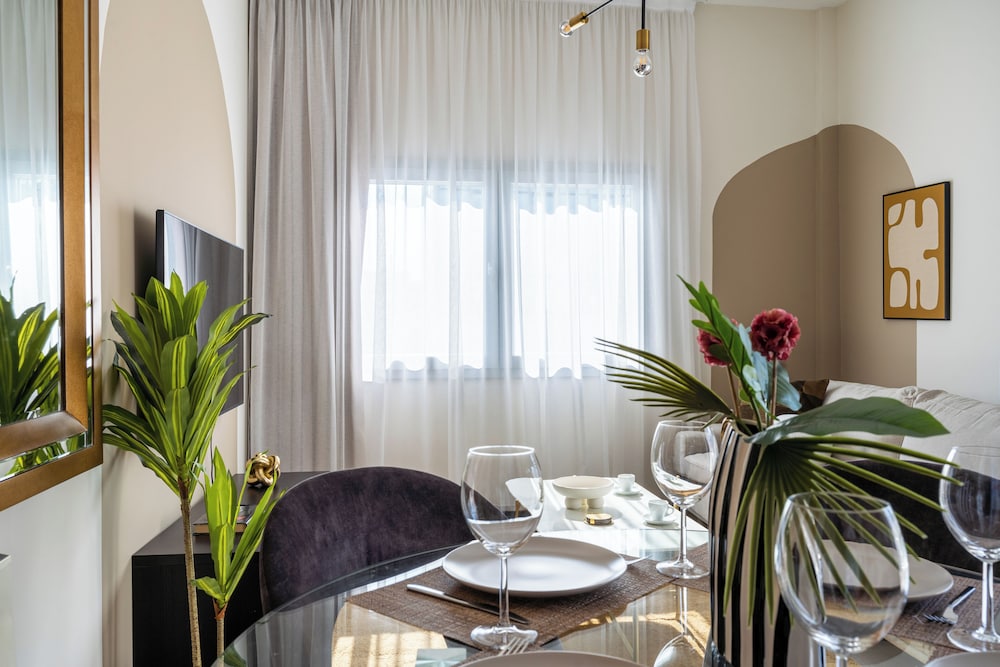 Local Host Living - Signature Apartments in Nicosia