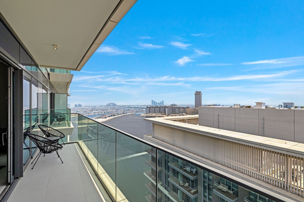 2BR Escape in Beach Vista