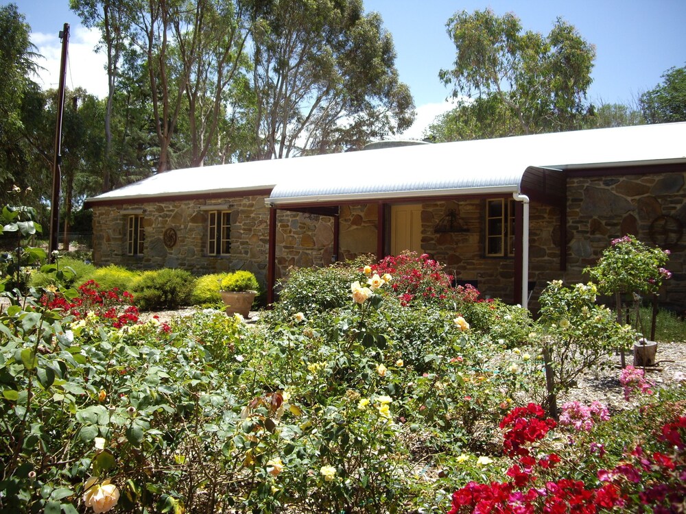1860 Wine Country Cottages