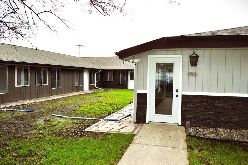 Gather Here 9br, 5BA Group