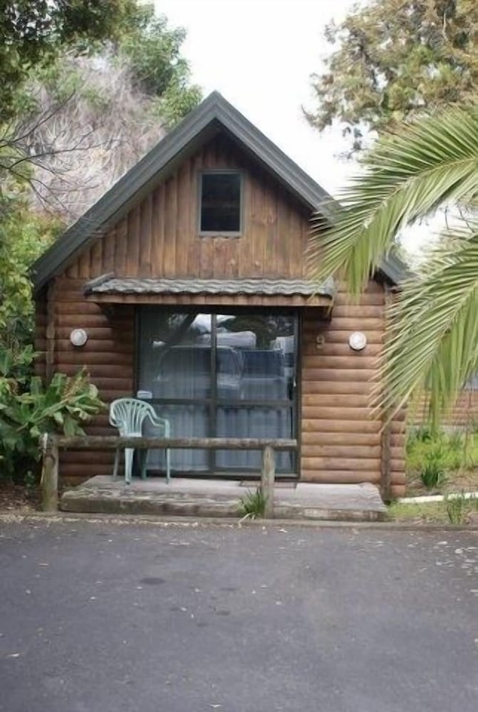Cottage Park Motor Lodge and Conference Centre