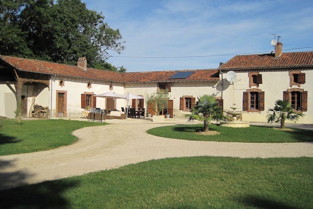 Cottage in Pyrenees With Pool & Golf