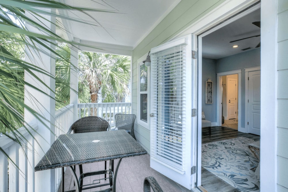 Shell Yeah by Avantstay Seagrove Pet-friendly Private Pool