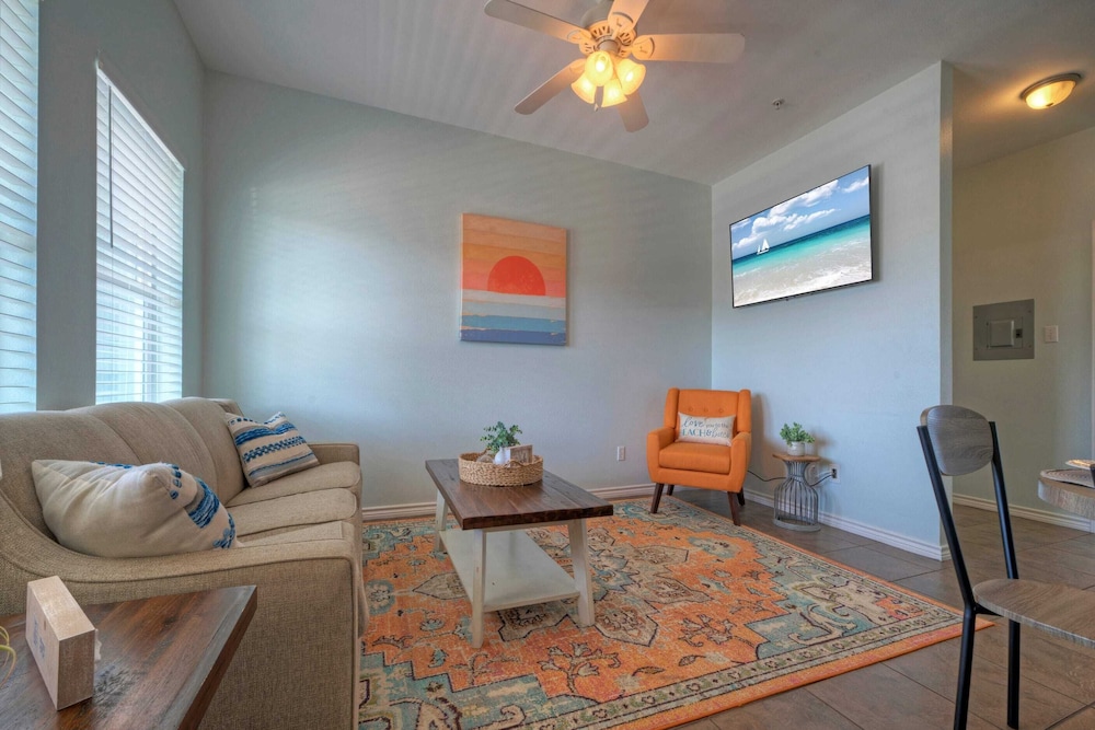 9 Costa Bahia Condos Sleeps 48 + Pool Minutes to the Beach