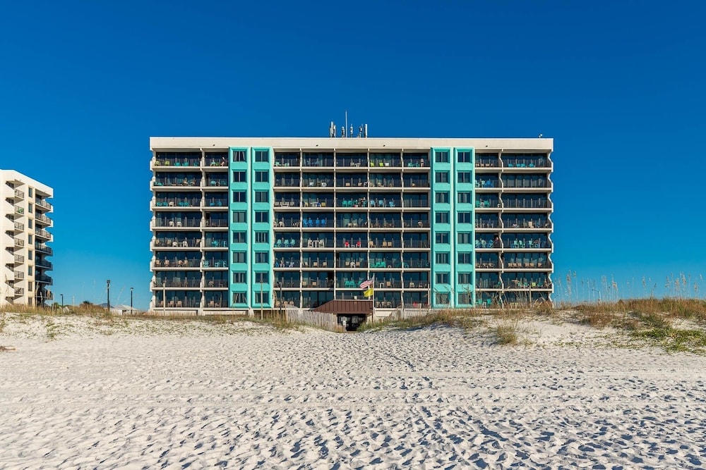 Island Winds East 107 2 Bedroom Condo by Redawning