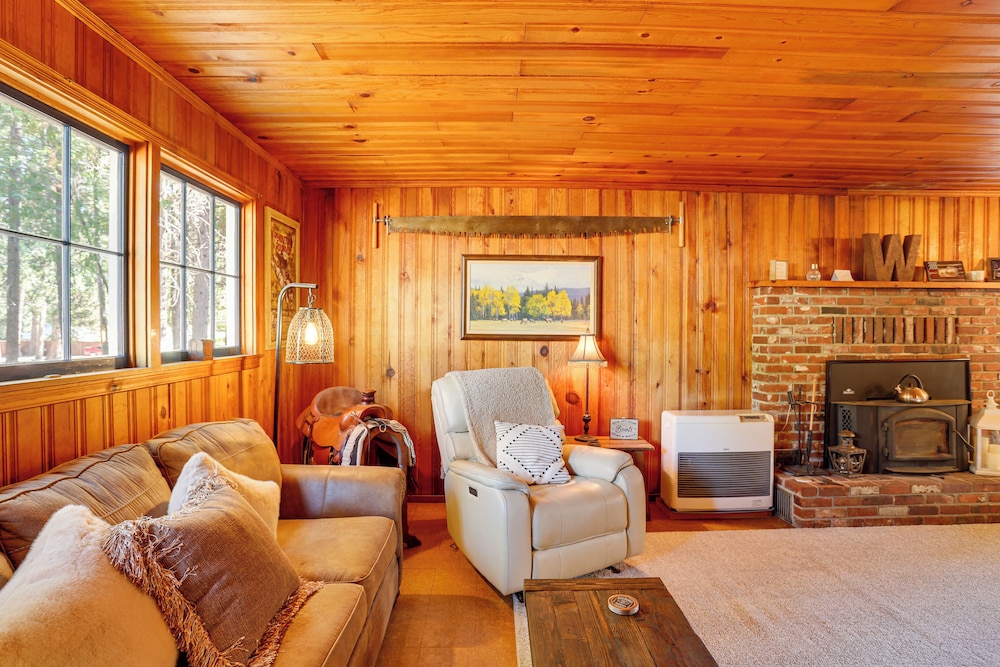 < 2 Mi to Trinity Lake: Norcal Getaway w/ BBQ