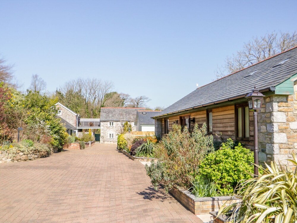 Kingcup Cottage view 3