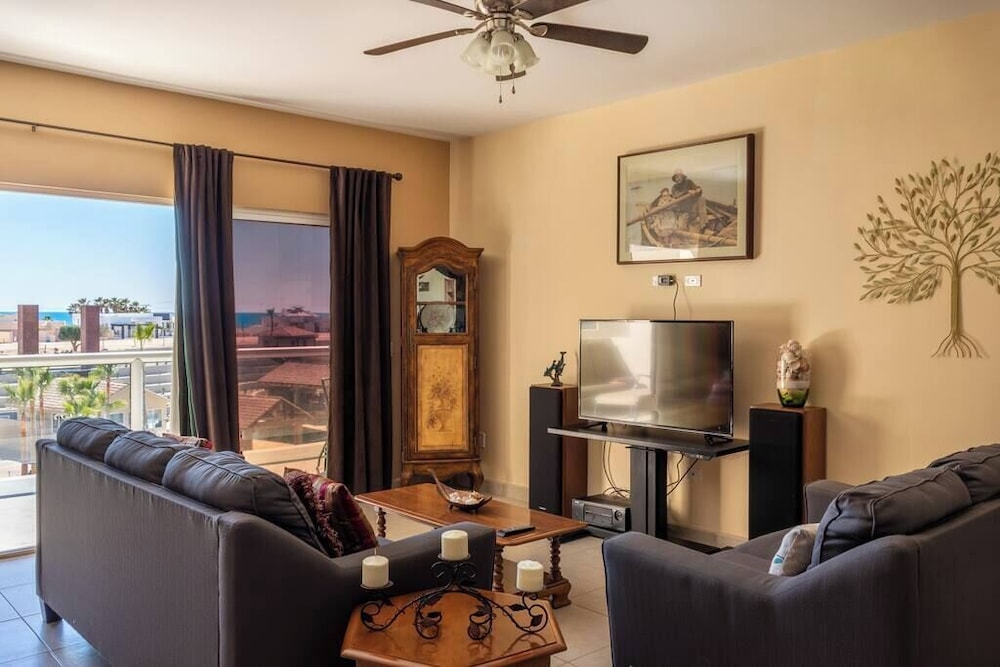 Peaceful Condo With Ocean View