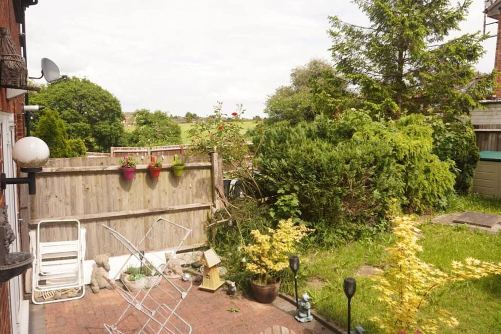Charming 1-bed Apartment in Luton view 2
