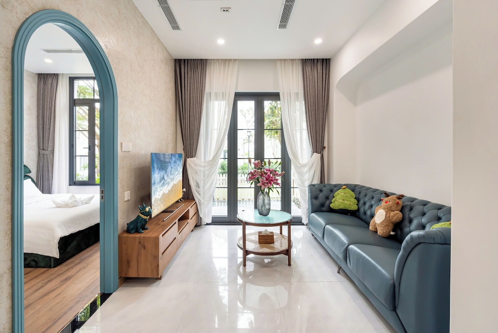 SURI VILLA